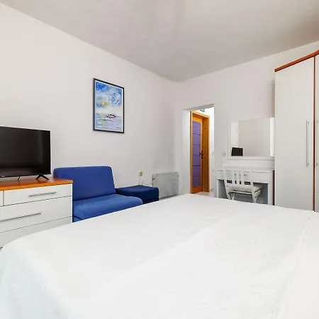 Beschauliches Nur 300 Meter Zum Mit Garten Und Grill Apartamento Novi Vinodolski