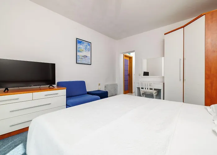 Beschauliches Nur 300 Meter Zum Mit Garten Und Grill Apartment Novi Vinodolski